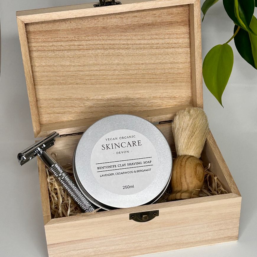 Vegan_Shaving_Soap-Razor_Shaving_Brush_VOS_Devon