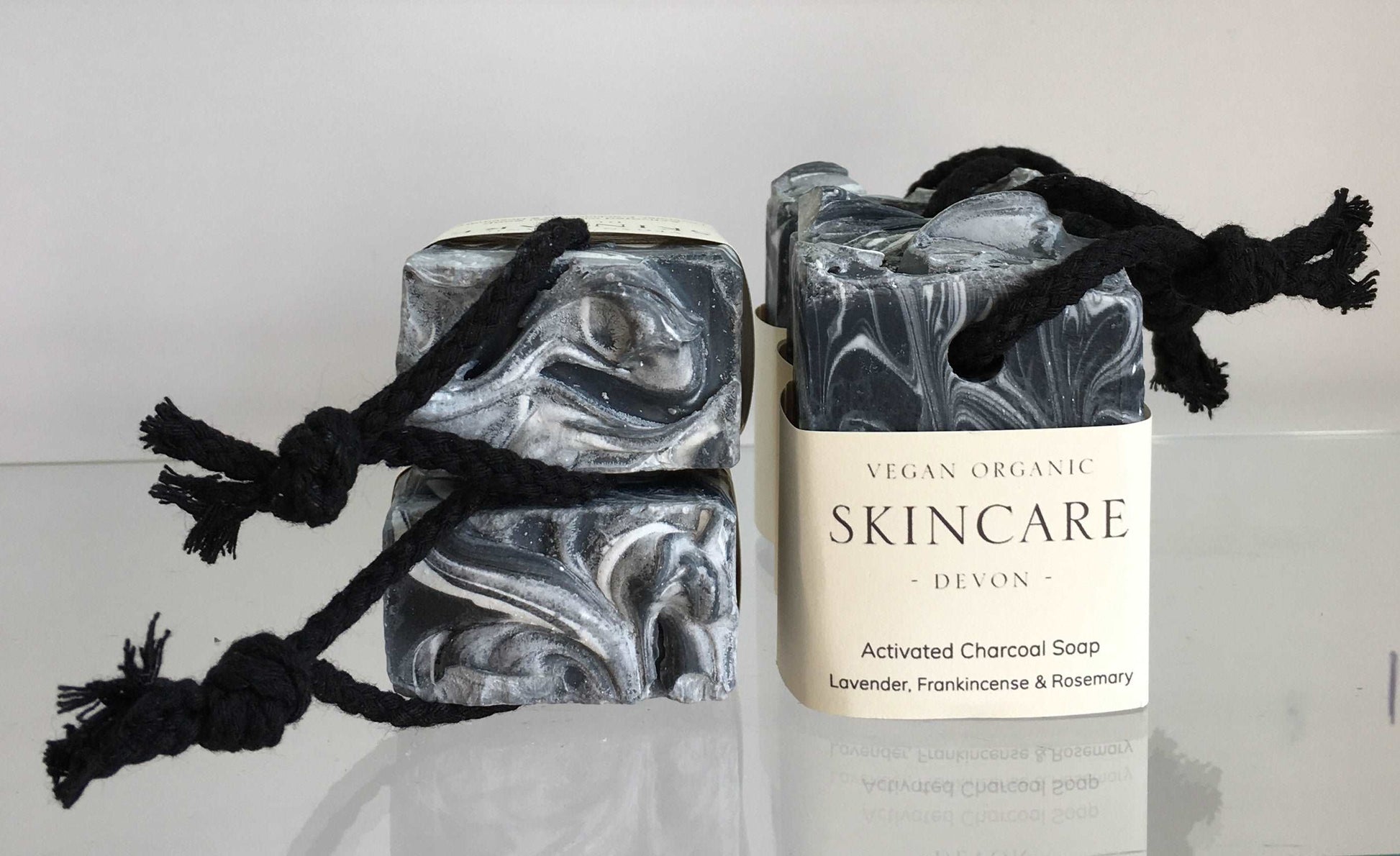 Activated Charcoal with Lavender, Frankincense & Rosemary 100g