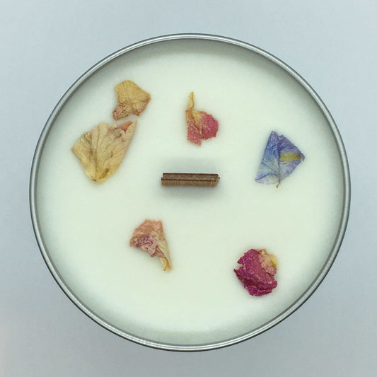 Natural vegan soy wax candle made with essential oil by VOS Devon, plastic free packaging