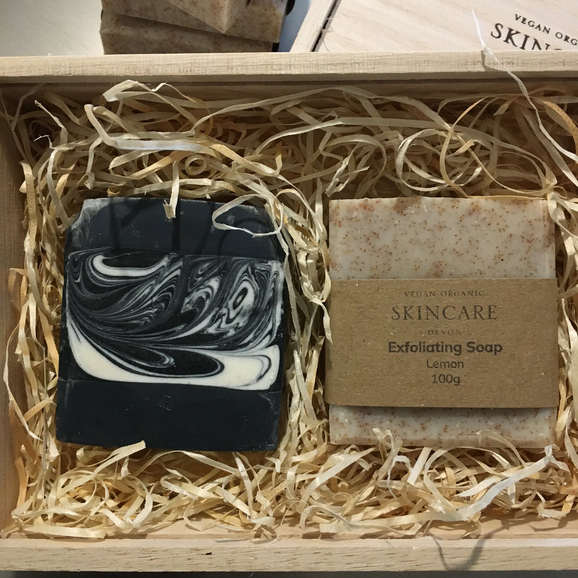 Activated_Charcoal_Exfoliating_Vegan_Soap_Wooden_Gift_Box_Fathers_Day